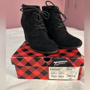 8 women’s Black heeled wedge boots lace up Arizona jean co shoe casual dress box